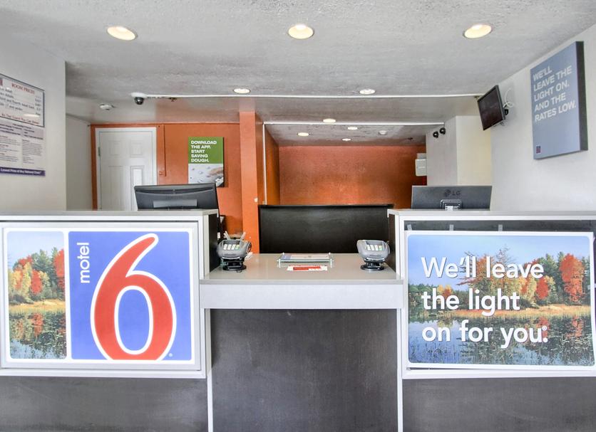 Front desk Photo