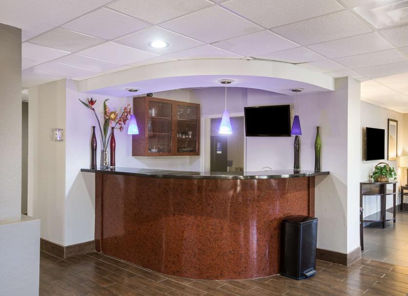 Front desk Photo