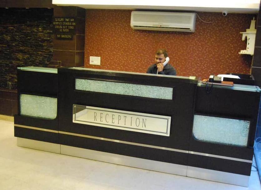 Front desk Photo