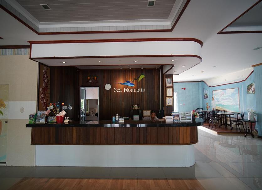 Front desk Photo