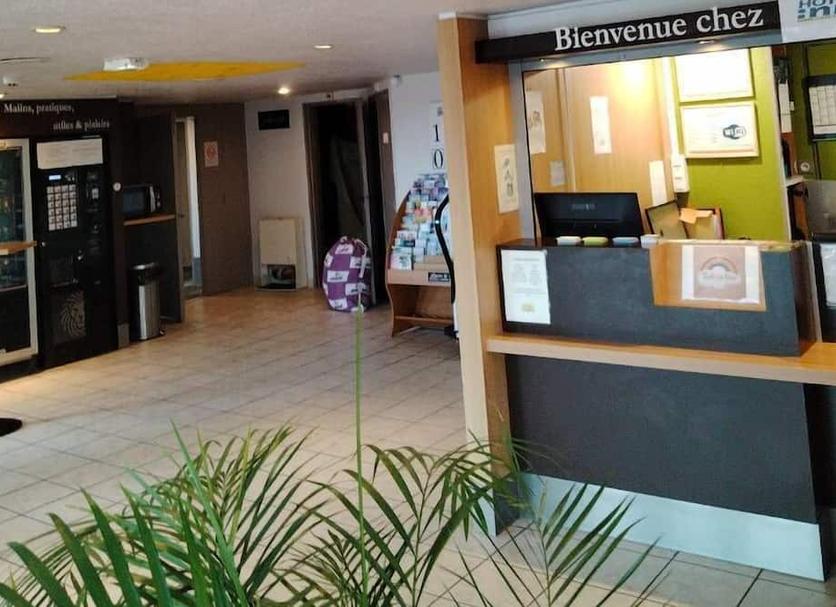 Front desk Photo
