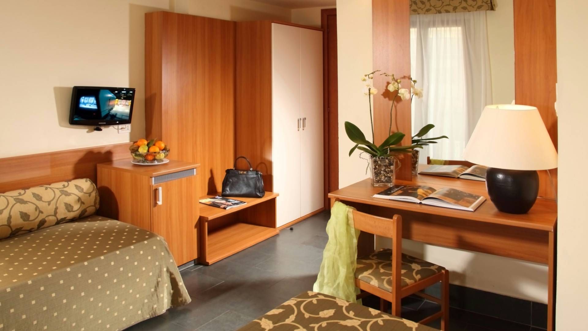 Room amenity