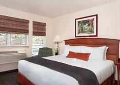 Mediterranean Inn - Seattle - Bedroom