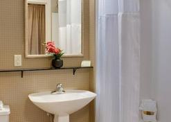 Mediterranean Inn - Seattle - Bathroom