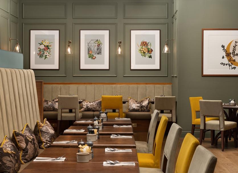 Restaurant Photo