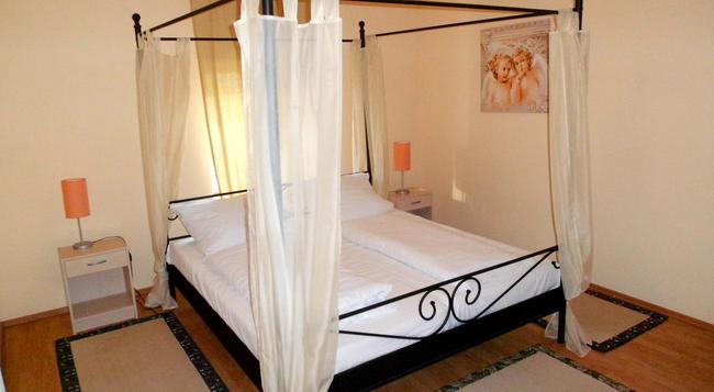 Hahne´s Gästehaus - Laatzen - Bedroom