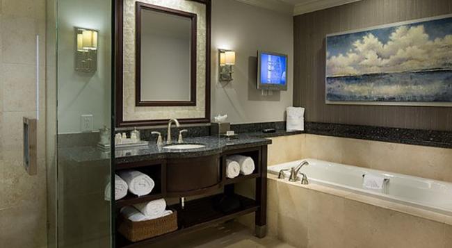 Courtyard by Marriott Fort Lauderdale Beach - Fort Lauderdale - Bathroom