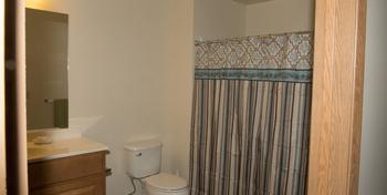The Hudson Suites Extended Stay Hotel - New Castle - Bathroom