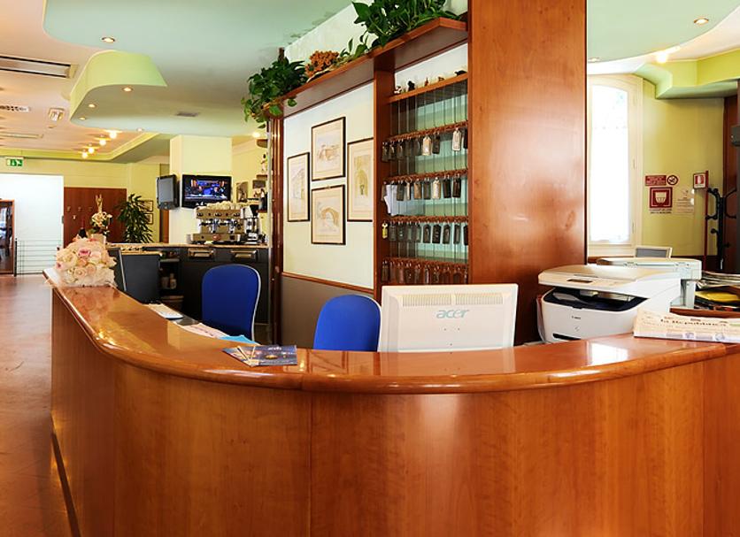 Front desk Photo
