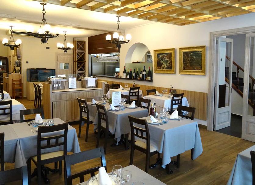 Restaurant Photo