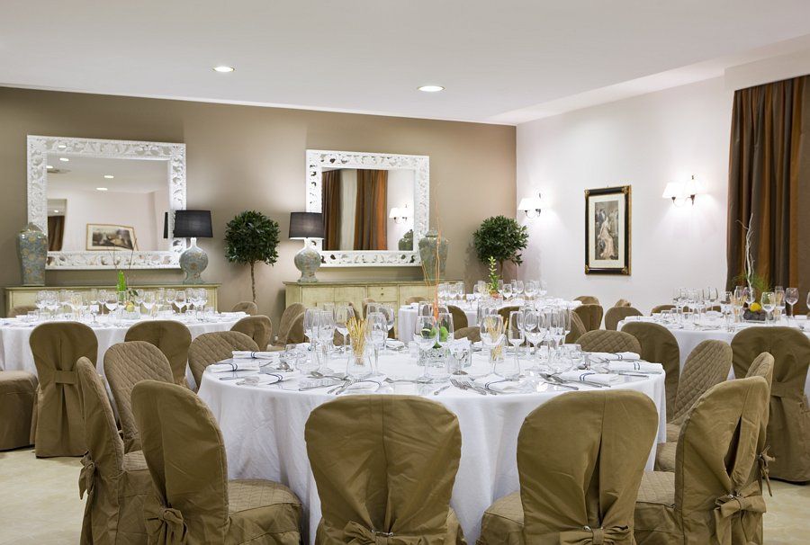 Banquet hall