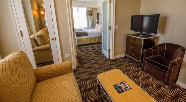 Wyndham New Yorker Hotel - New York - Bedroom