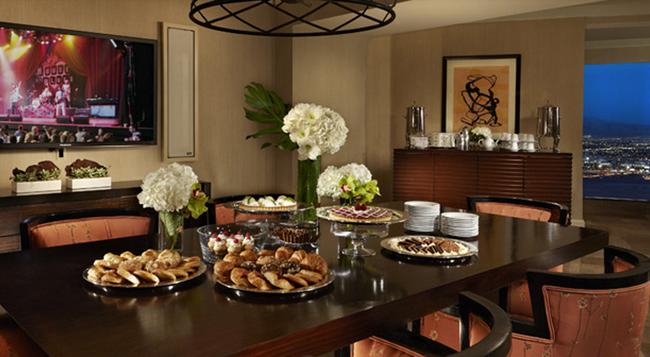 Mandalay Bay Resort And Casino - Las Vegas - Living room
