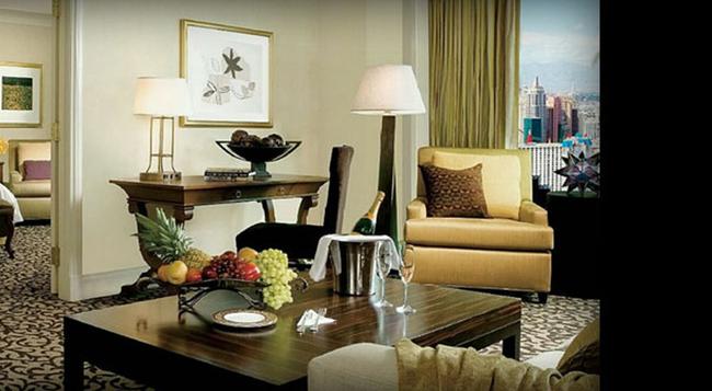 Mandalay Bay Resort And Casino - Las Vegas - Bedroom