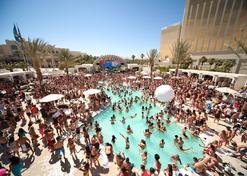 Mandalay Bay Resort And Casino - Las Vegas - Pool