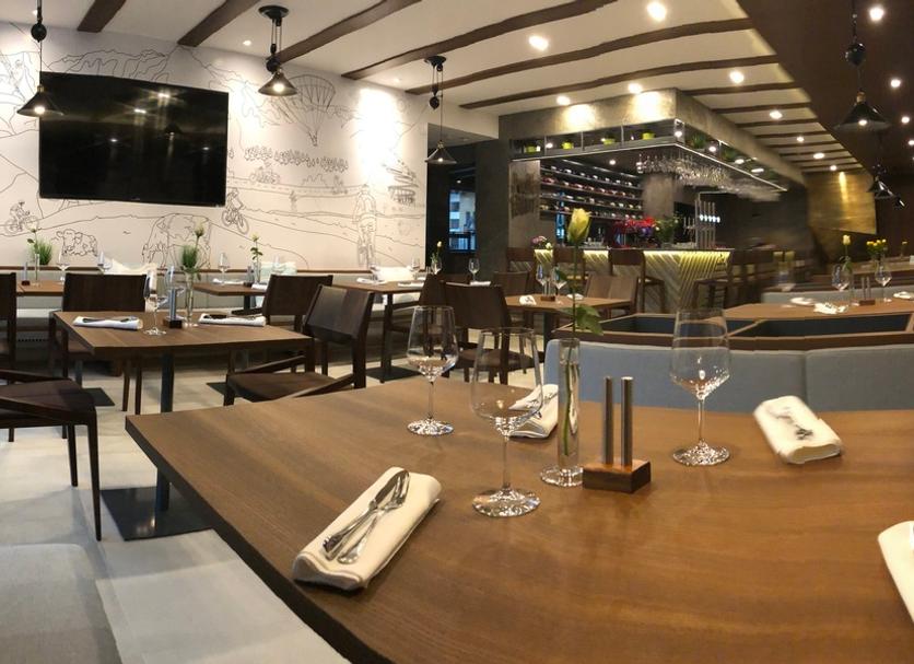 Restaurant Photo
