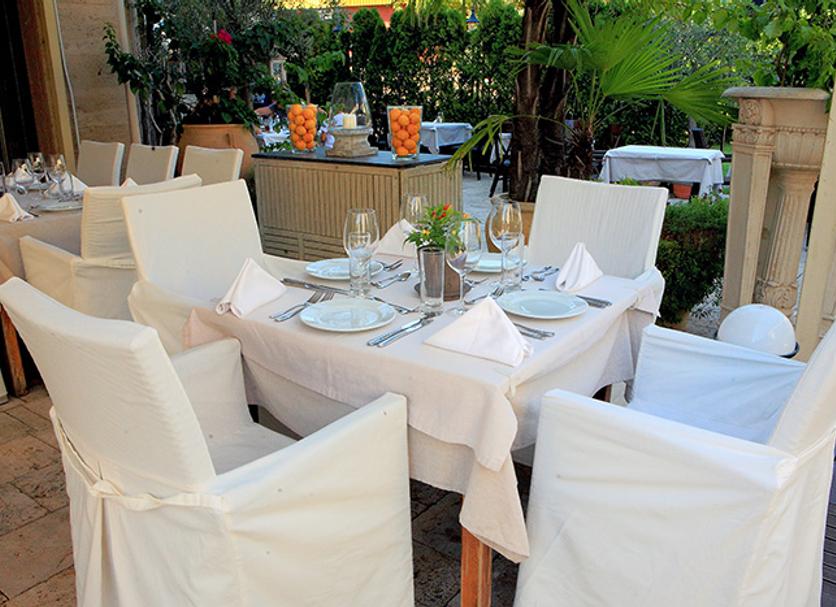 Restaurant Photo