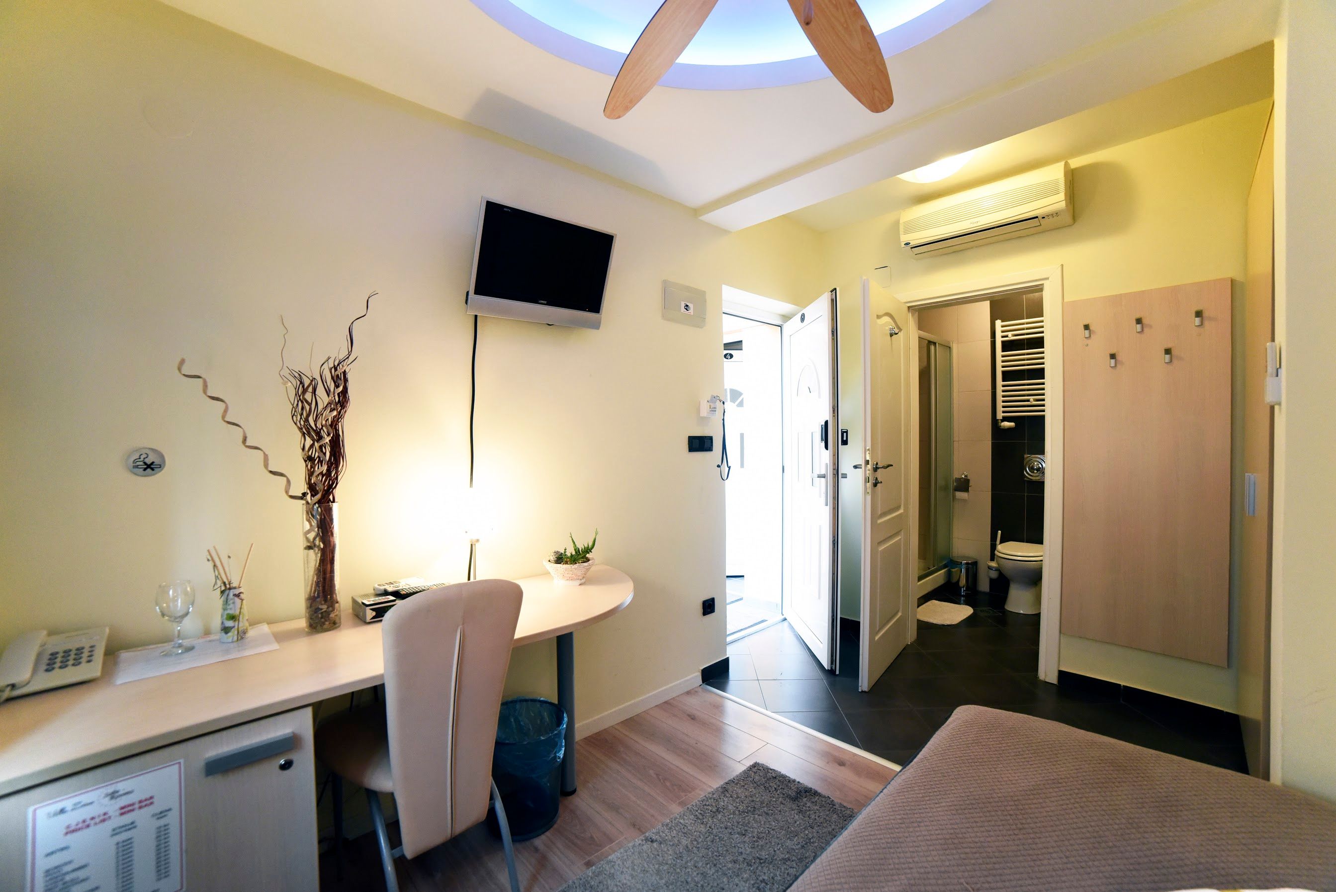 Room amenity