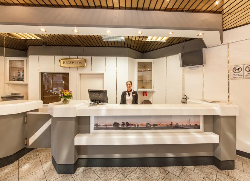 Front desk Photo