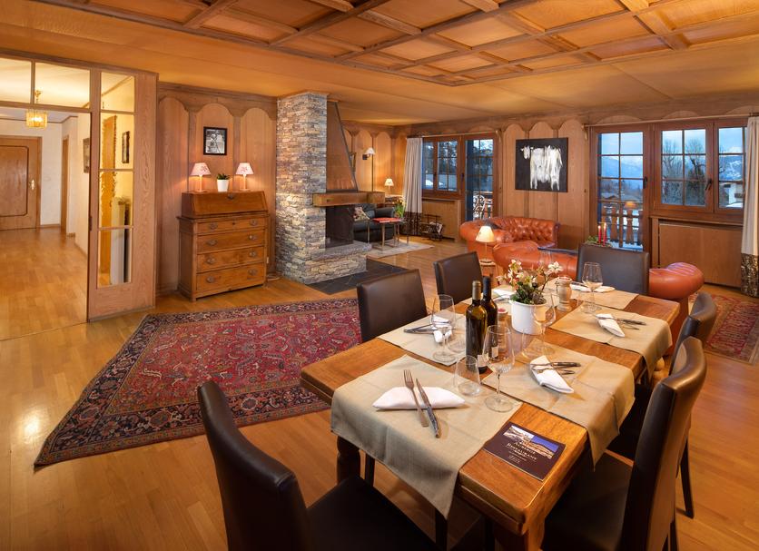 Dining room Photo
