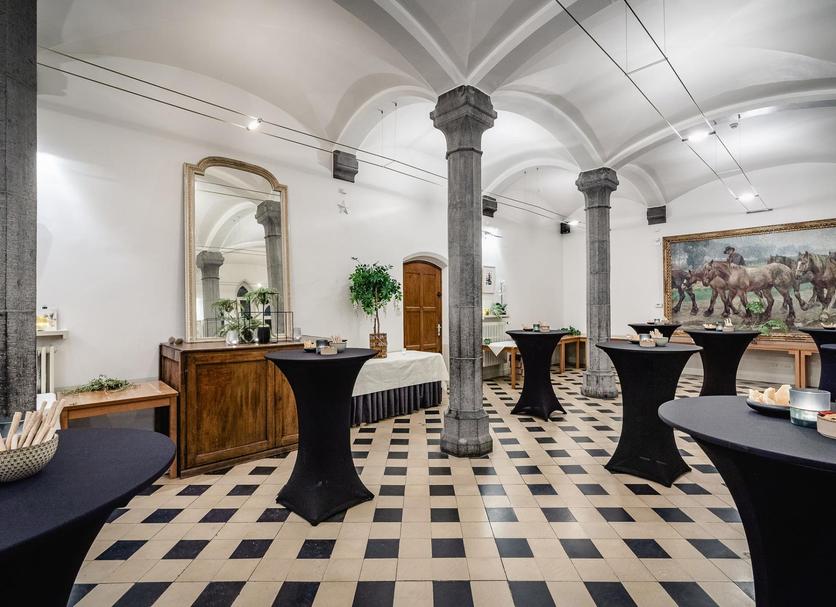 Banquet hall Photo