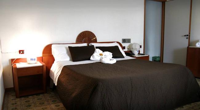 Hotel San Giuseppe - Pozzuoli - Bedroom