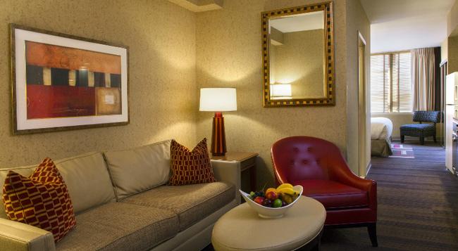 St. Gregory Hotel - Washington - Living room