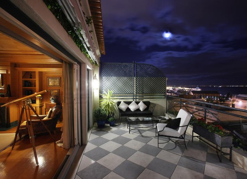 Balcony Photo