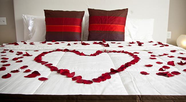 Belamere Suites Hotel - Perrysburg - Bedroom