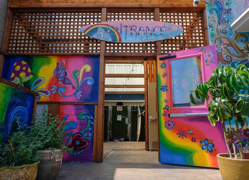 Hotel entrance Photo
