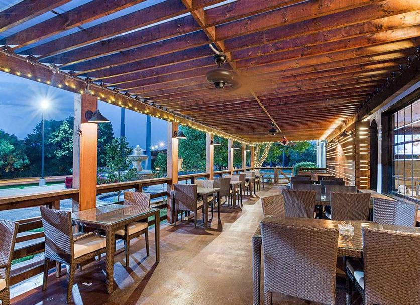 Restaurant Photo